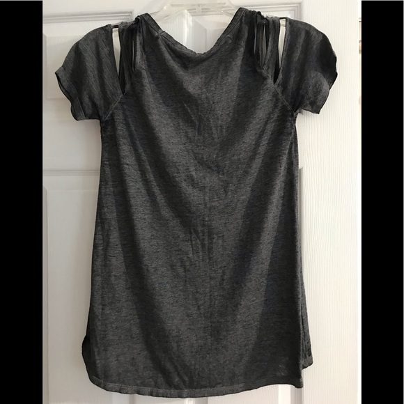 Rock & Republic women’s cutout scoopneck tee - Picture 4 of 11
